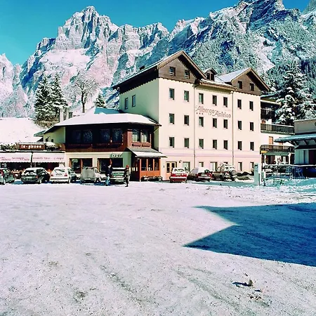 Otel Antelao