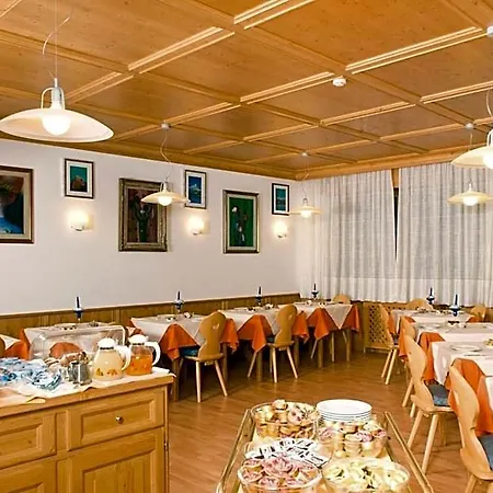 Antelao Hotell 3*