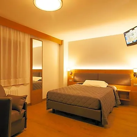 Hotell Antelao 3*